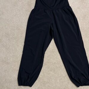 Black Lululemon lightweight high waist capris